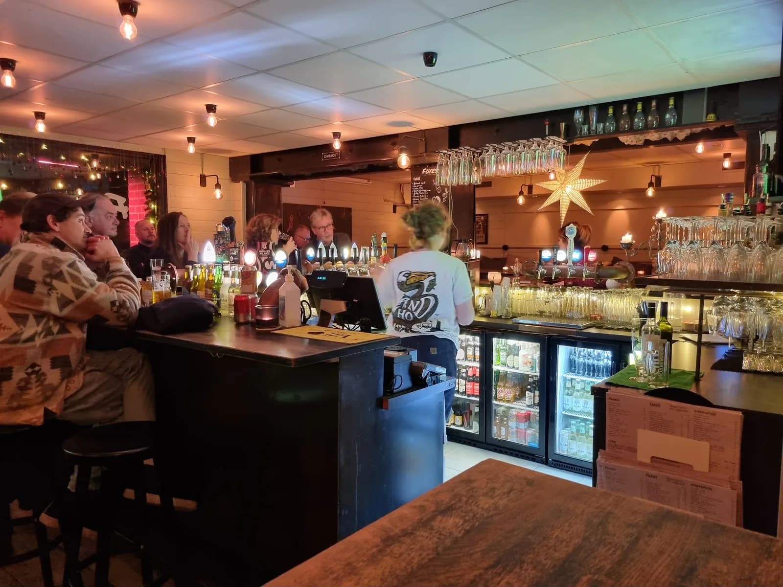 FOXES bar • food • sport