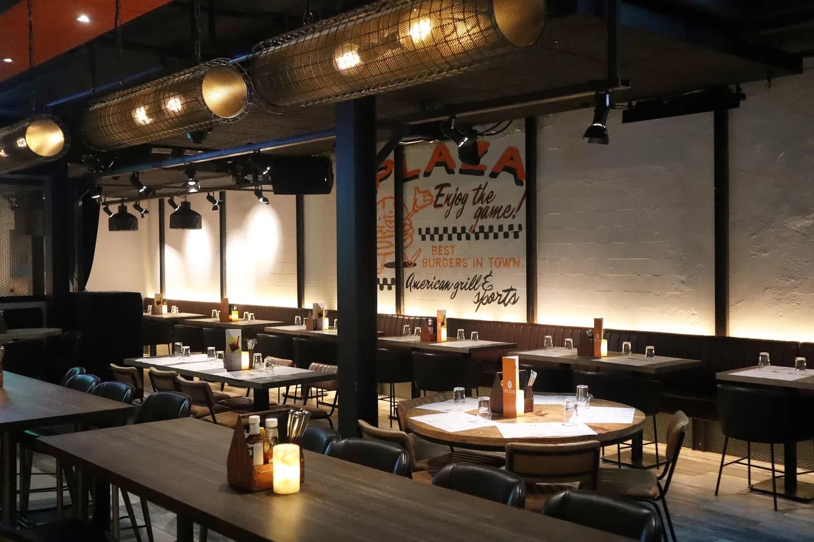 PLAZA | Restaurant • Bar • Sports