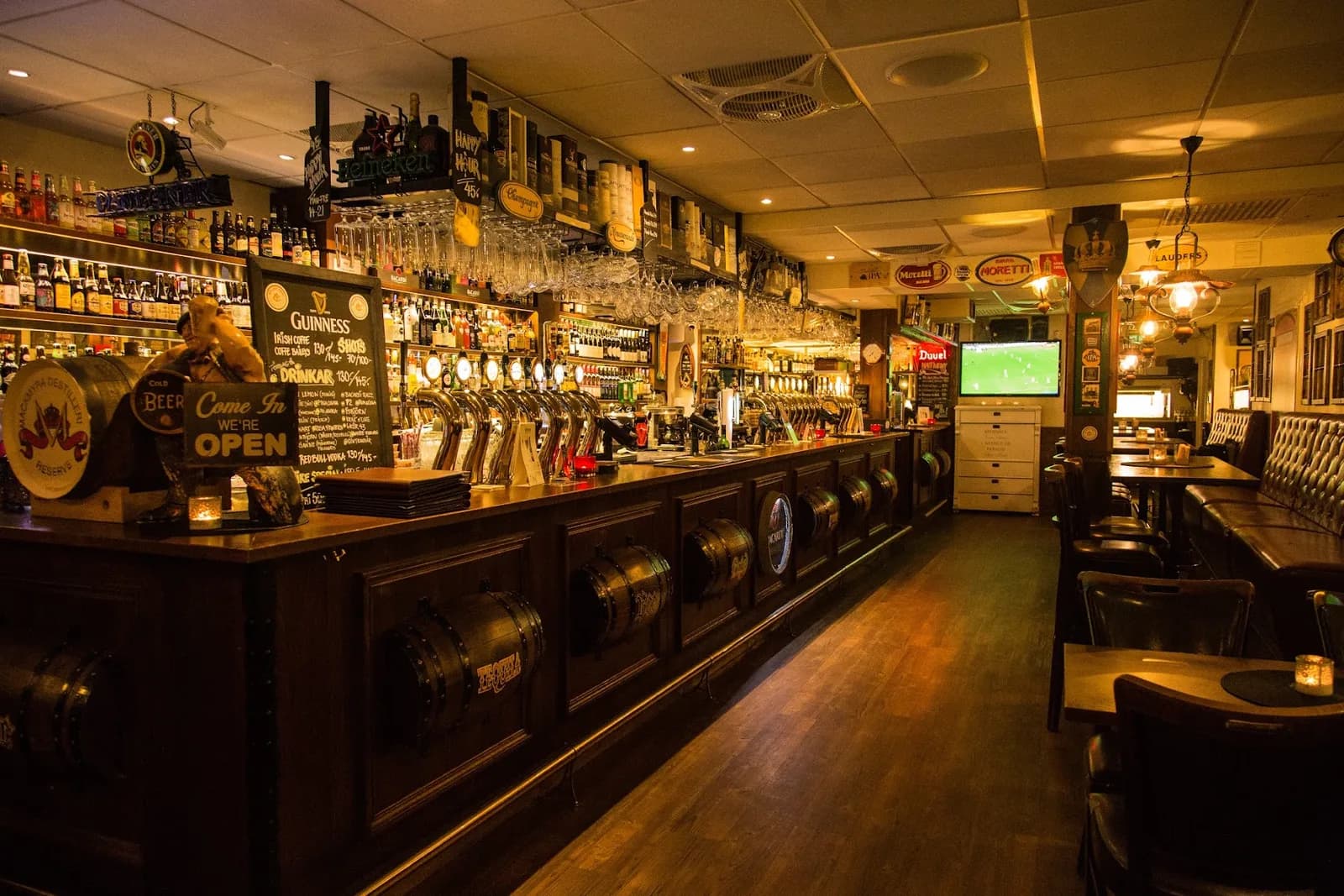 Mikes pub och restaurang