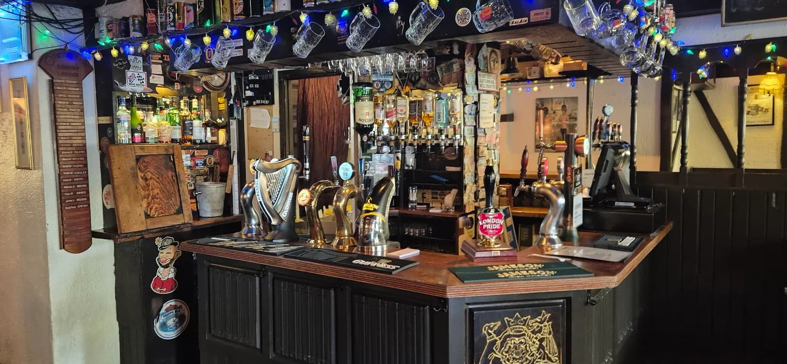 Tudor Arms Pub and Restaurant